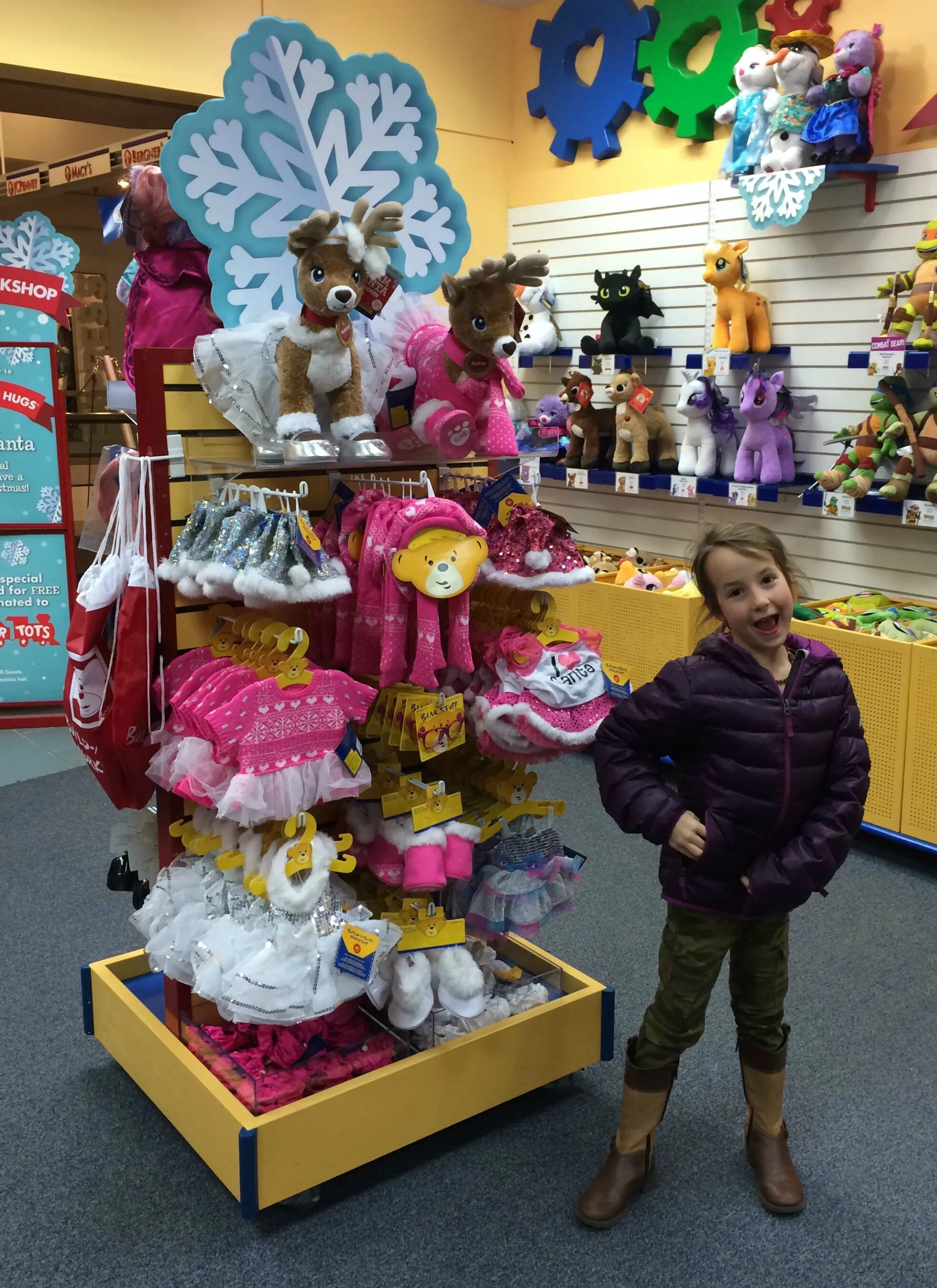 Magic studio filius- фабрика игрушек. Build a bear workshop магазин. набить игрушку магазин игрушек. детские игрушки в торговом центре. малыш в торговом центре.