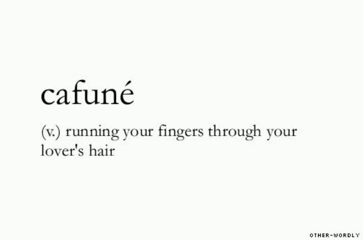 Tek it cafune перевод. Cafune. cafune перевод. cafune перевод с португальского. красивые иностранные слова cafune.