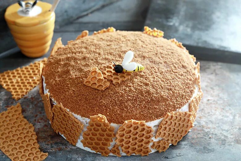 украшение торта медовик