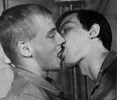 Парень пидар
