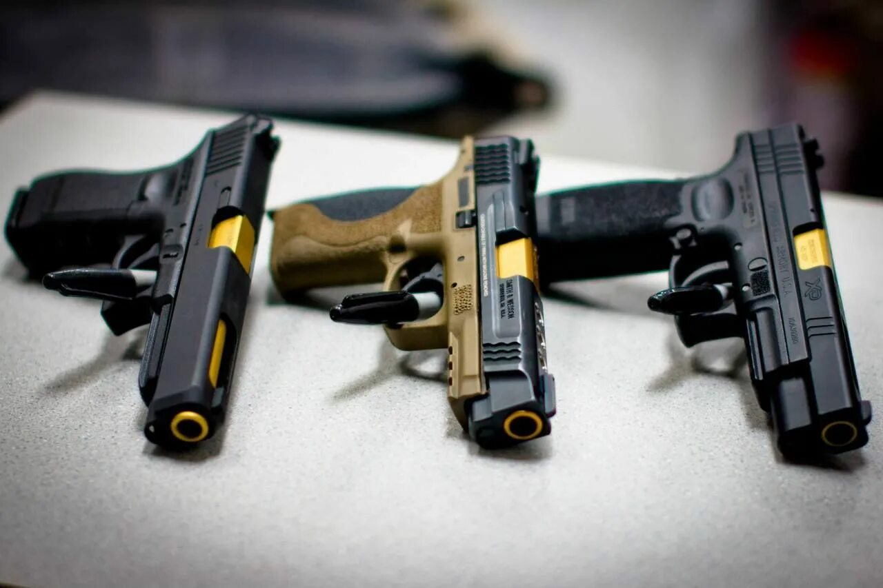 Beretta 3032 tomcat 32 auto inox. Пьетро беретта пистолет. Beretta 3032 tomcat. Titanium gun. Sme iii titanium nitride.