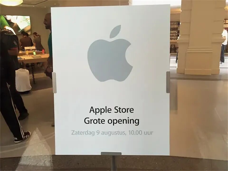 Эпл стор цена. Apple Store iphone 13. Эппл сторе Сургут. Эпл стор Иркутск. Эппл Липецк.