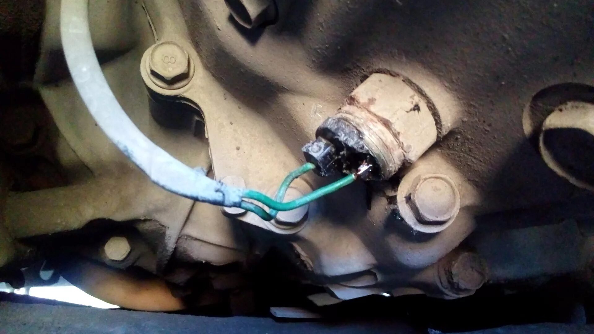 Кустарный ремонт датчика заднего хода - Mazda 626 IV (GE), 1,8 л, 1996 года поло
