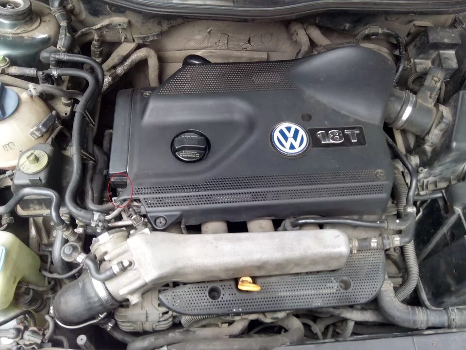 Volkswagen bora двигатели. Фольксваген Джетта 2003 1.8 турбо подкапотка. Фольксваген Джетта 1.8. Фольксваген Джетта 4 1.8 турбо. Двигатель Фольксваген Джетта 1.8 турбо