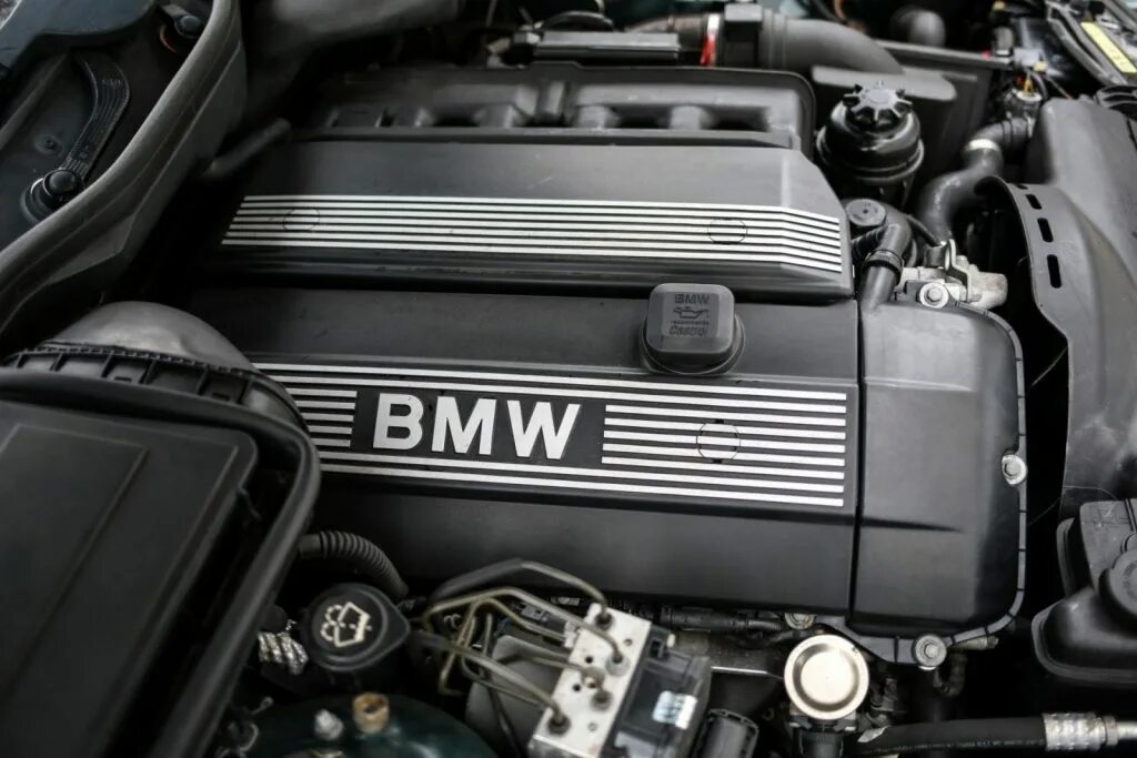 Двигатель BMW e39. BMW e39 m54. Двигатель БМВ е39 2.5. E39 BMW мотор. Бмв е39 м52 купить