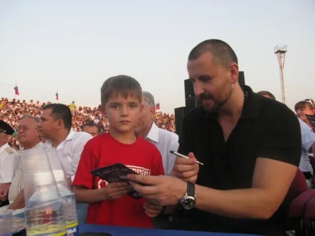 ст. Кущевская, ул. Ленина,.. 2015 Золото Юга (Ювелирная сеть) ВКонтакте