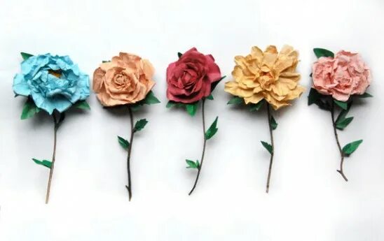 мелкоцветы из гофрированной бумаги. флористика из бумаги. цветочки для украшения. искусственные цветы бумаги. цветы для украшения.
