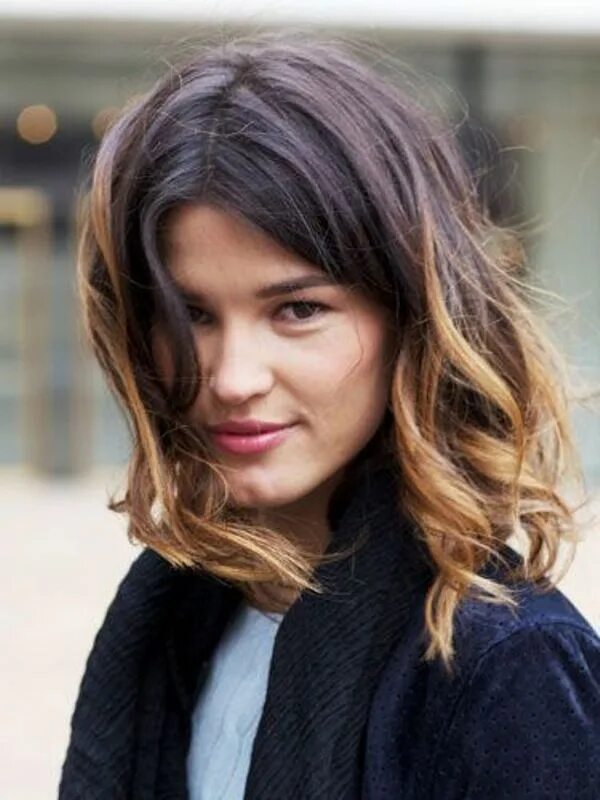 Темное омбре каре. Каре лонг боб шатуш. шатуш на каре. ombre hair каре. омбре на темные волосы короткие.