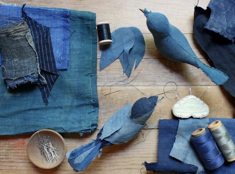 Птицы из джинсовой ткани. Птичка из ткани. Сшить птицу из ткани. Птички из ткани своими руками. Как сделать птичку из ткани