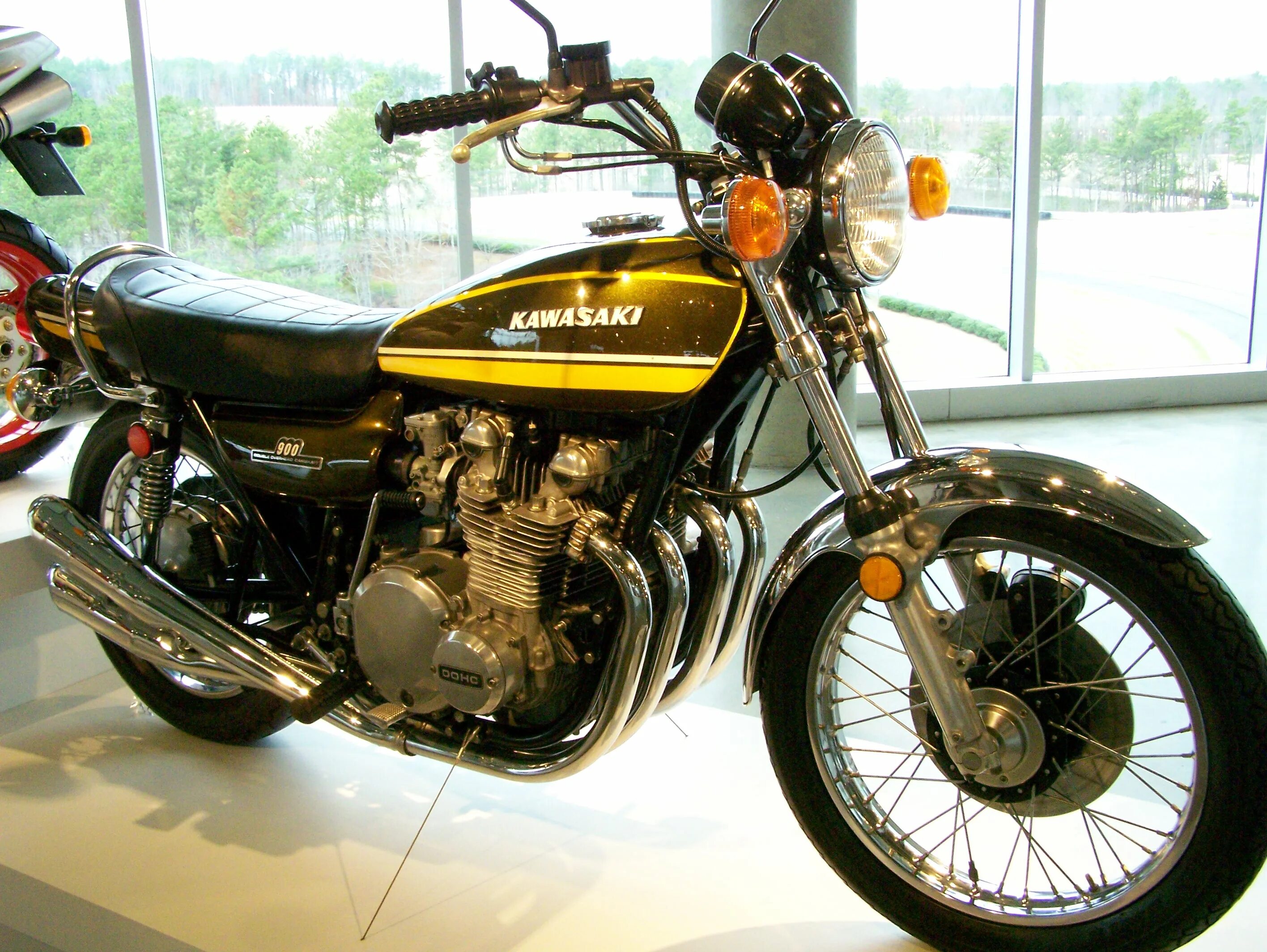 Японский мотоцикл 8. Kawasaki z1 1974. Японские мотоциклы 1972 года Кавасаки. Kawasaki z2 750rs. Кавасаки 1974 года.
