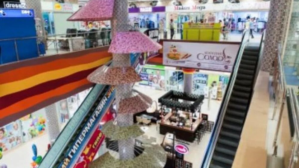 Фиеста челябинск 2 этаж. Магазин праздничный в фиесте. Трк фиеста челябинск. Торговый центр фиеста в челябинске. Фиеста воронеж.