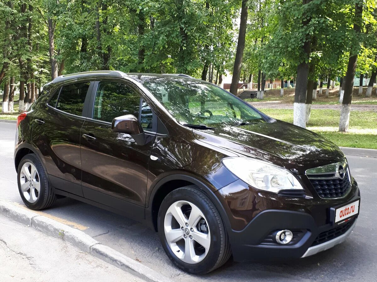 Купить опель мокко. Opel Mokka 2014. Опель Мокка 2014 1.8. Opel Mokka 2014 коричневый. Opel Mokka коричневый.