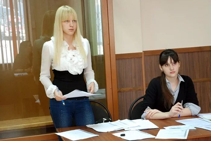 Работа секретарь судебного. Секретарь в суде. секретарь суда. секретарь судебного заседания. секретарь судьи.