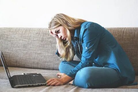 Молодая жена на работе