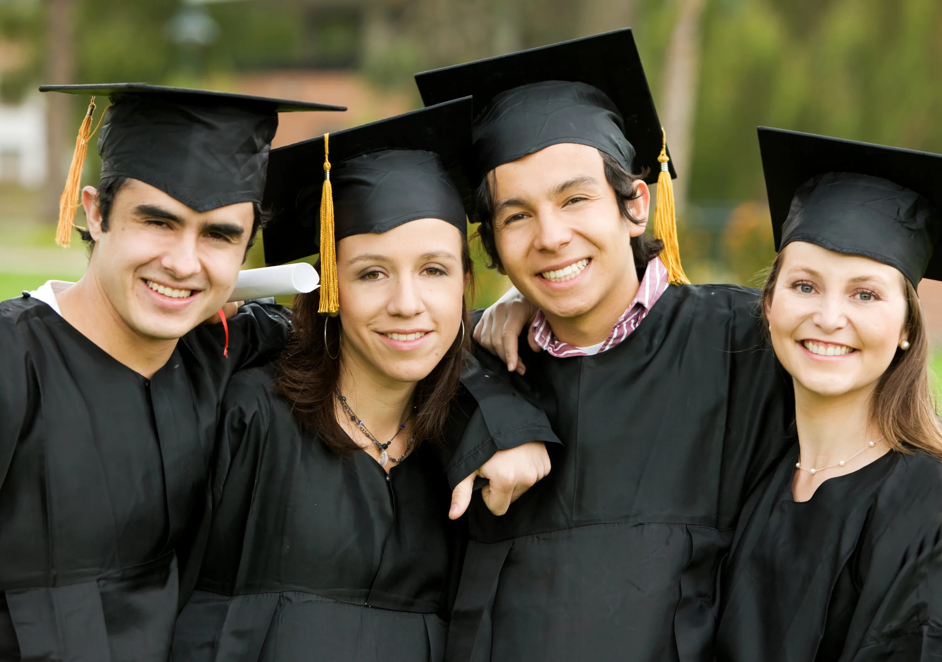 High school graduates. Студенты выпускники. Выпускной студентов. Выпускник вуза. Выпускники университета.