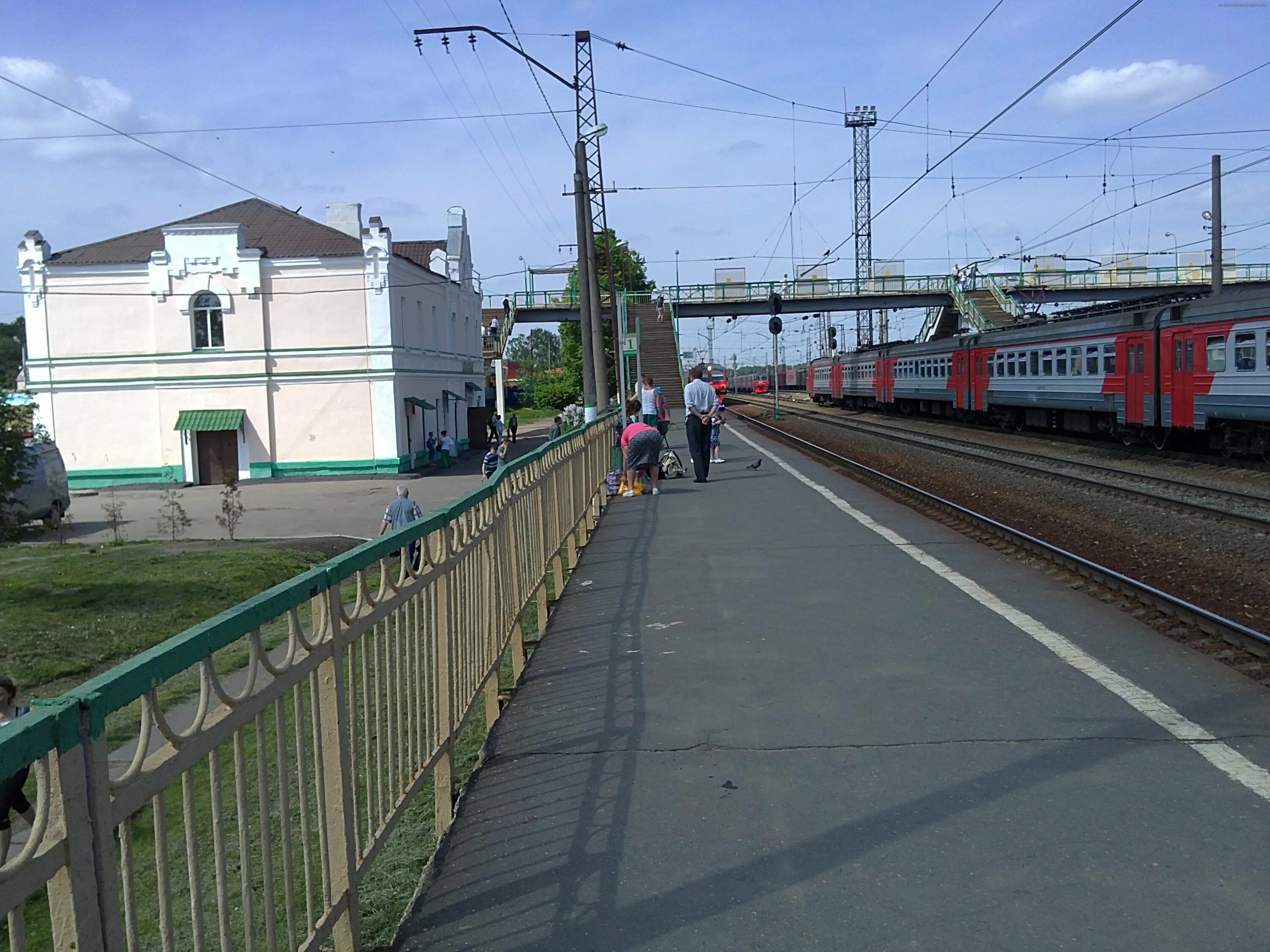 Ступино московской области михнево. Железнодорожная станция Михнево. Станция Михнево Московская область. Железнодорожный вокзал в Михнево Ступинский район. Начальник станции ЖД Михнево Московская.