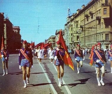 Парад 80 х