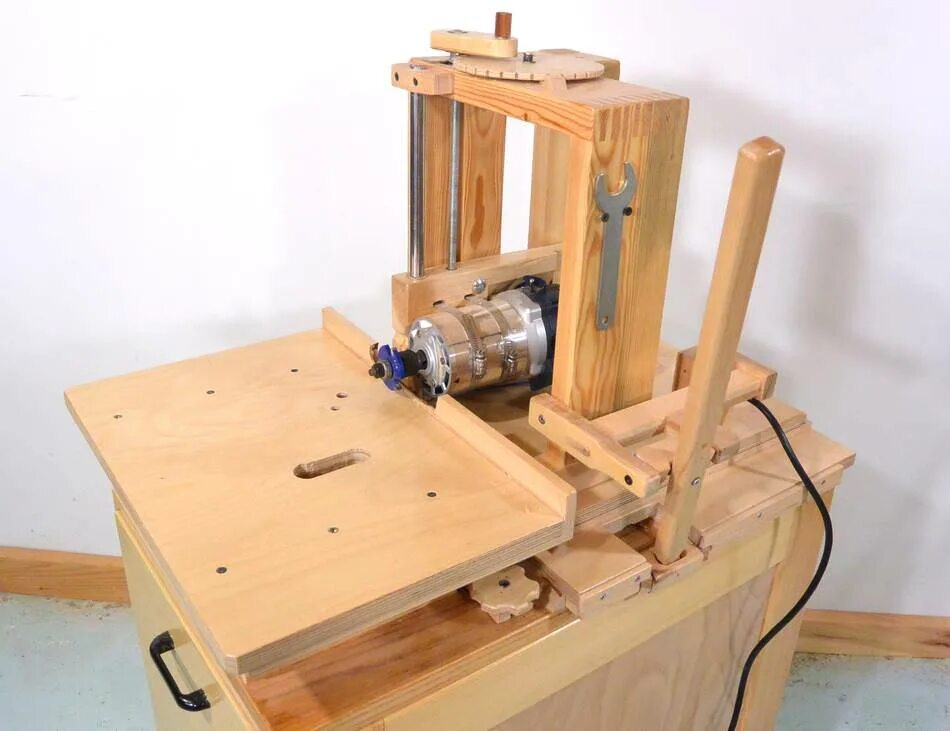 Как сделать фрезер своими руками по дереву. Фрезерный стол вуд мастер. router table фрезерный стол чертежи. фрезерный станок по дереву для домашней мастерской skil1200router. горизонтальный фрезерный стол.