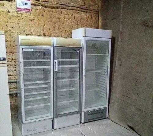 Холодильники в Волгограде. Холодильник стеклянная 60 на 90. Поддон для витринного холодильника. Визик Климасан холодильник бу.