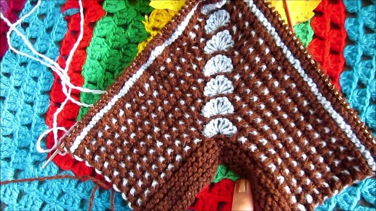 Следки. Тапочки ракушки спицами. Следки ракушка василиса жолтикова. Следки веером на двух. Следочки с листиками.