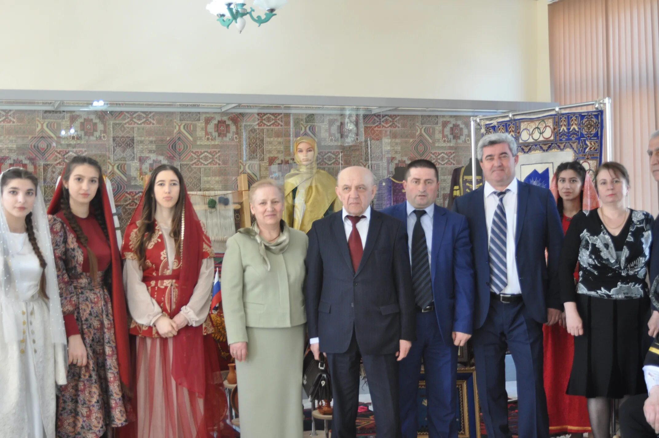 магомедов назир гамидулахович. колледж народных промыслов и туризма дербент. колледж народных промыслов и туризма дербент. логотип колледжа народных промыслов. рукоделие дагестанцев.