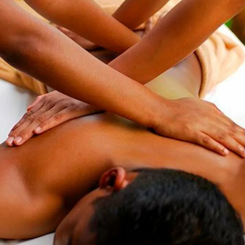 Massage 6. Королевский массаж в 4 руки. Массаж в четыре руки для мужчин. Массаж фото. Массаж мужчине.