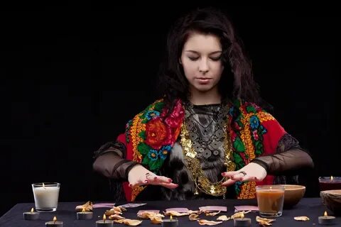 Цыганка гадала слушать