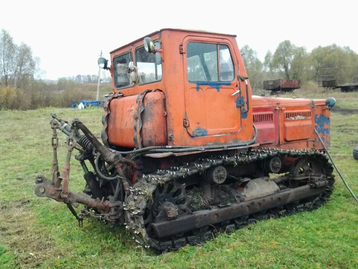 Трактор гусеничный т-4а. Т4 алтайский трактор. Трактор атз т4. Трактор атз т4. Трактор гусеничный т-4а атз.
