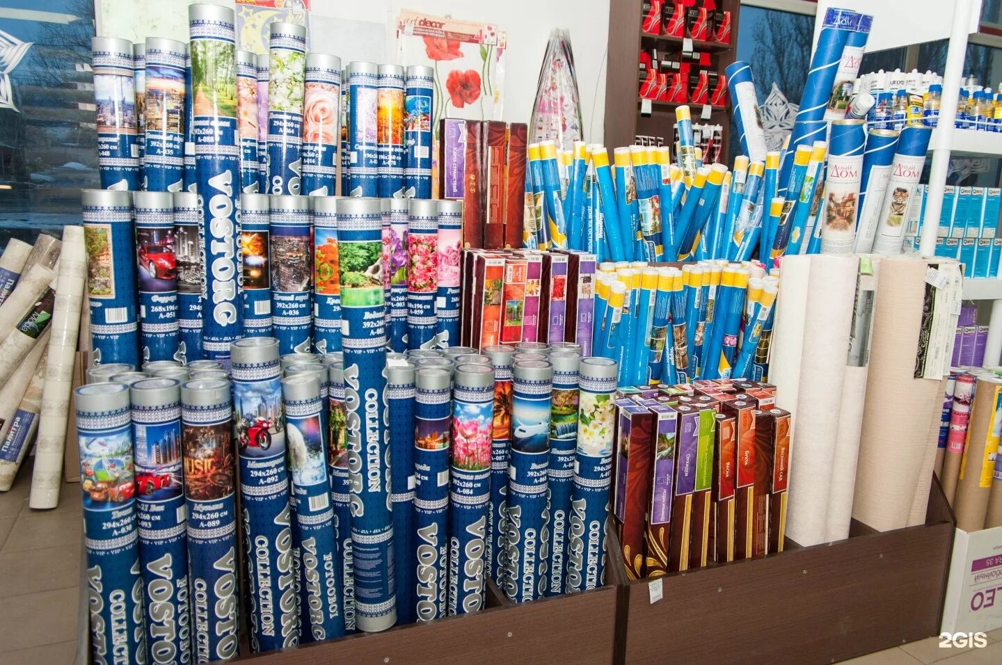 обойная фабрика саратов. клейстер магазин обоев. магазин обоев интерьер. клейстер ру интернет магазин обоев. идеи для магазина обоев.