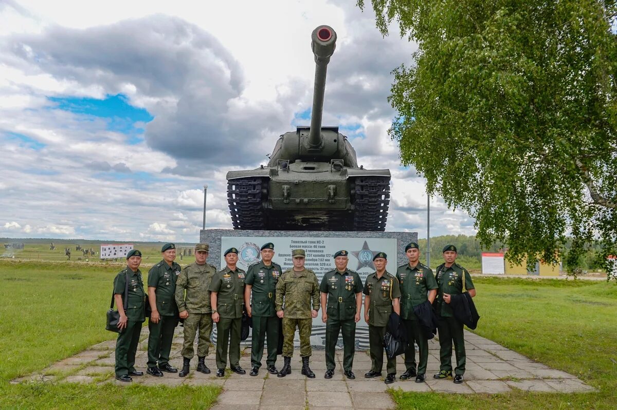 Кантемировская танковая дивизия наро фоминск. Памятник танк т-34 наро-фоминск. 4 танковая кантемировская дивизия. Кантемировская танковая дивизия наро фоминск. Наро фоминск 12 танковый.