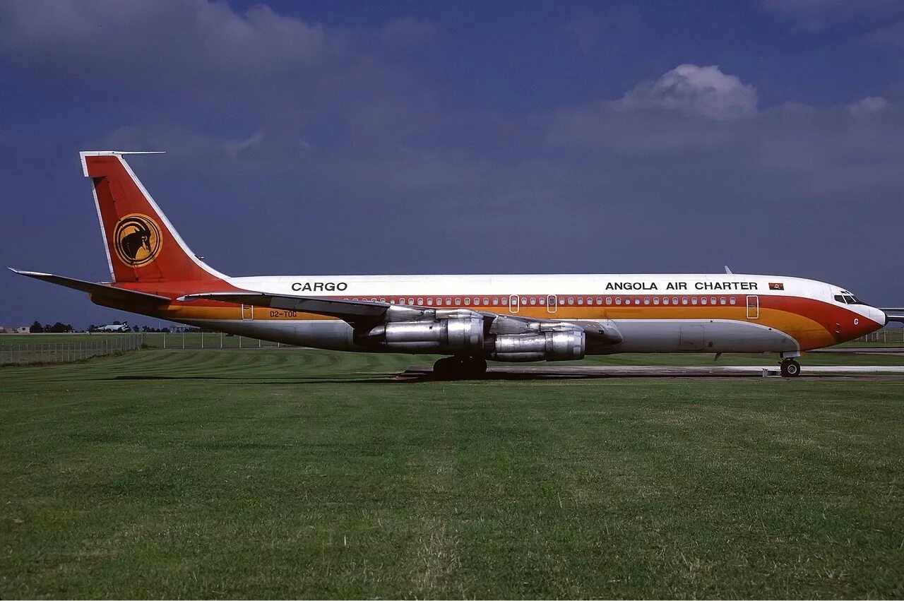 Эйр чартер. Boeing 707 Ангола. Boeing 707 Nigeria Air. Ангольские авиалинии. Транспорты Луанды.