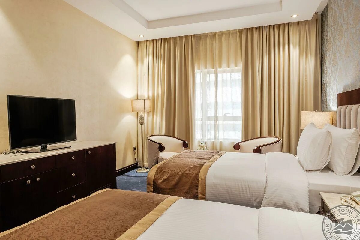 Crystal Plaza al Majaz (ex. Tulip Inn al Khan) 4* Шарджа, 700 м до моря. Tulip Inn al Khan 4 Шарджа. Отель Crystal Plaza al Majaz Hotel 4. Crystal Plaza Hotel Sharjah 2 Шарджа.