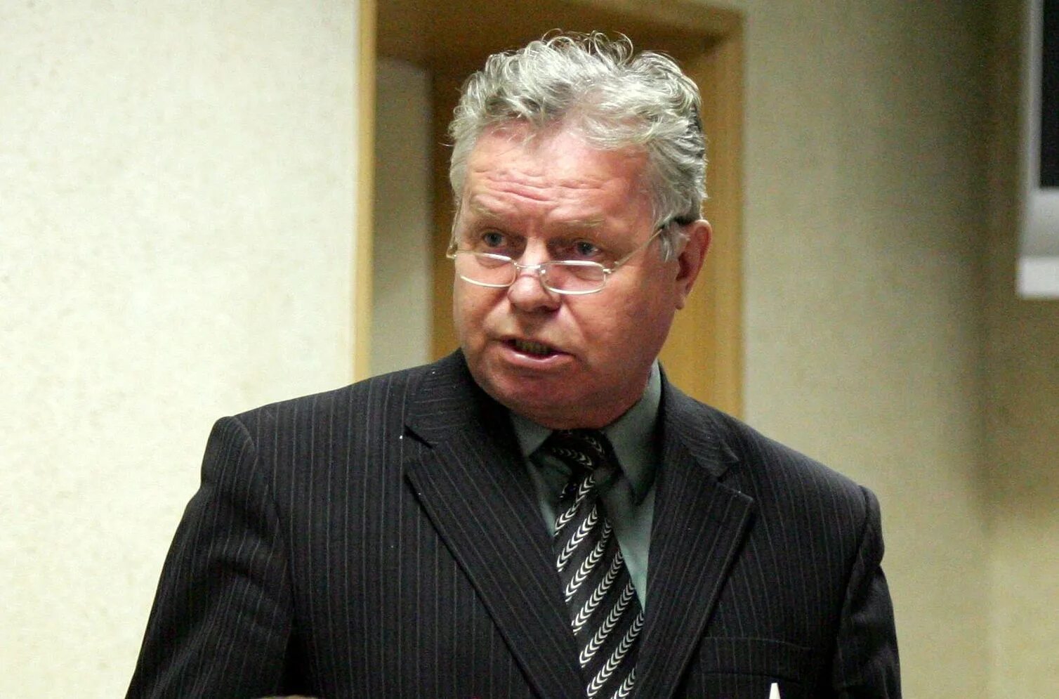 сколько лет сергею васильевичу