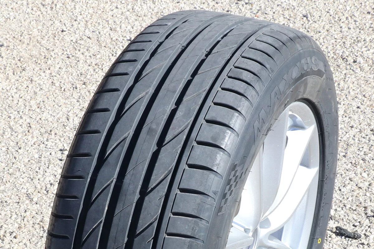 Maxxis victra sport vs 5 летняя. Maxxis vs5 Victra. Maxxis vs5. Maxxis vs5 Victra SUV. Goodyear Eagle f1 Asymmetric 255/55 r18.