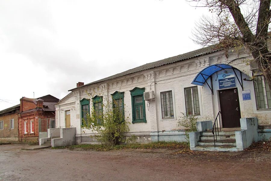 Михайловск волгоградская. Село Михайловка Волгоградская область. Старинные здания города Михайловка. Здание в Михайловка Волгоградской области. Краеведческий музей Михайловка.