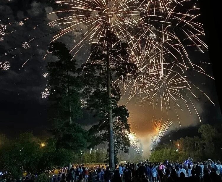 Программа дня города. Цитаты г фейерверках. День города бор 2024. День города бор 2024. Город борск нижегородская область.