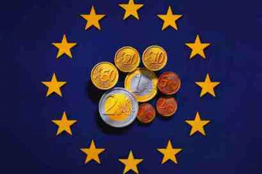 Деньги многих стран европы. Единая валюта европейского Союза. Деньги Евросоюза. Евро валюта ЕС. Экономика европейского Союза.