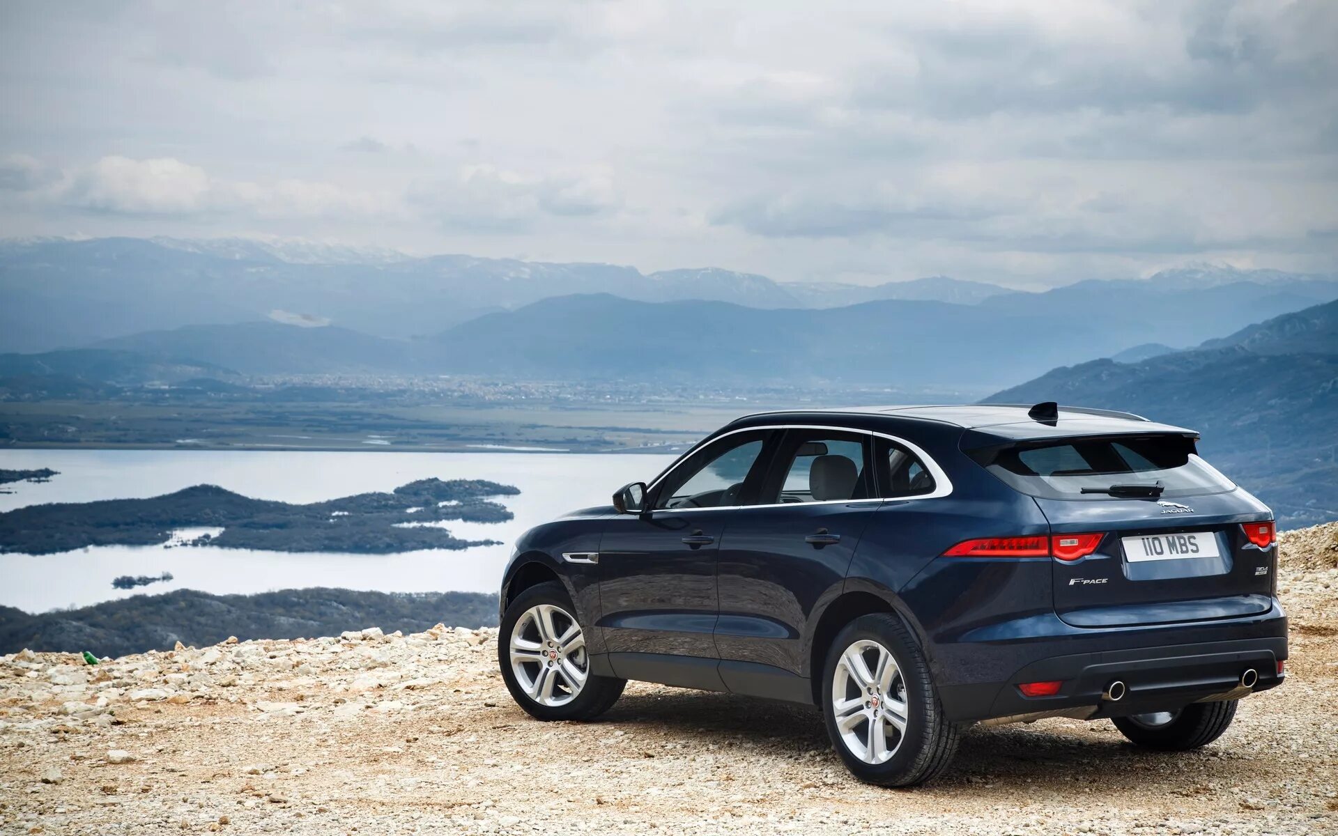 Jaguar f pace 2018. Jaguar f pace 2018