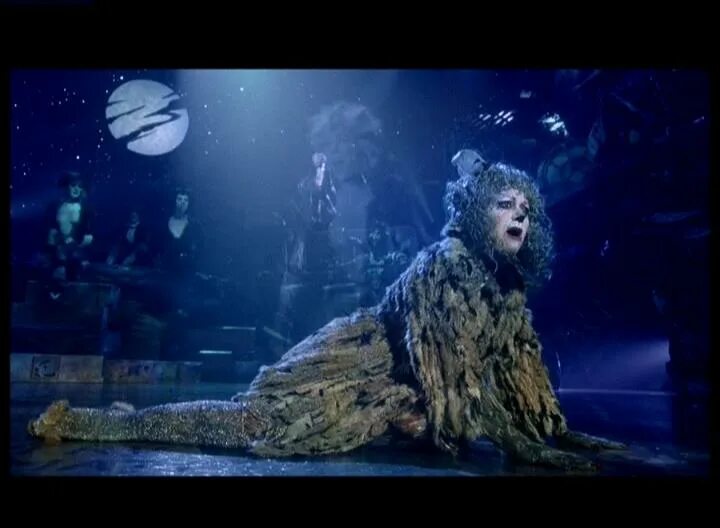 ария памяти кошки. ария памяти кошки. гризабелла память. ария гризабеллы память. мюзикл кошки ария память.