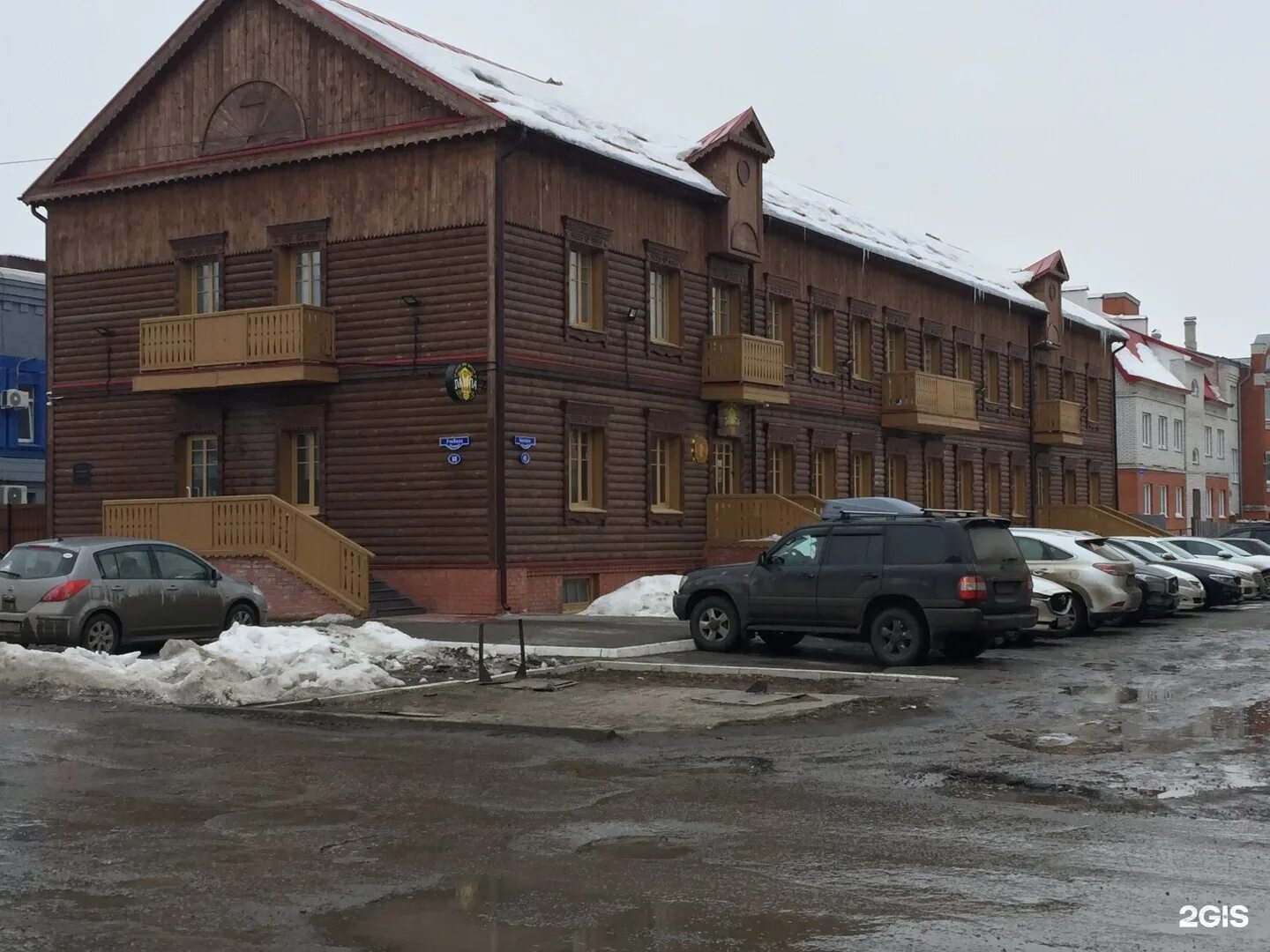 Чкалова 40 петрозаводск фото. Омск улица чкалова 40 лампа. Чкалова 40. Чкалова 40 пенза фото. Чкалова 40.