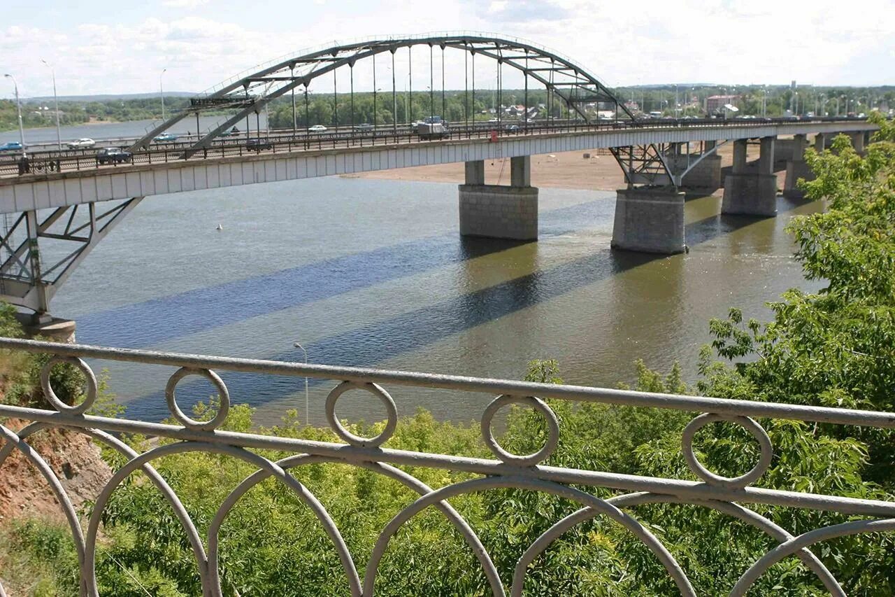 Мост над рекой белой уфа. Река белая уфа. Уфимский железнодорожный мост через реку белая. Река белая ишимбай. Бельский мост уфа.