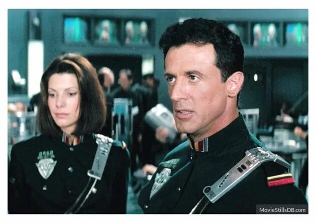 Разрушитель фильм сандра баллок. Сталлоне и баллок. Сталлоне и баллок. Сандра баллок разрушитель. Сталлоне и баллок.