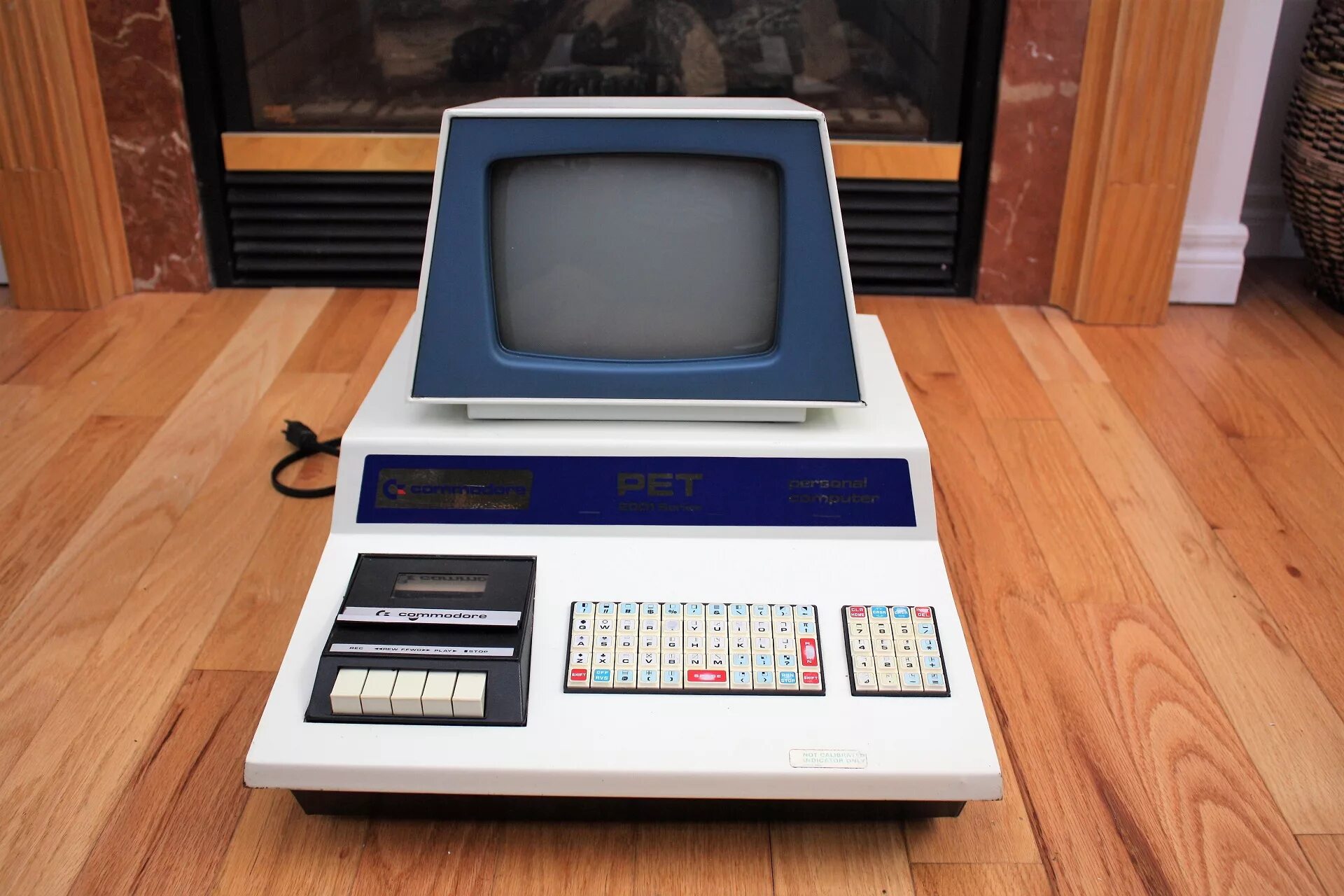 Компьютер pet. Commodore Pet 2001. Commodore Pet 700. Компьютер Commodore Pet. Commodore Series 2001.