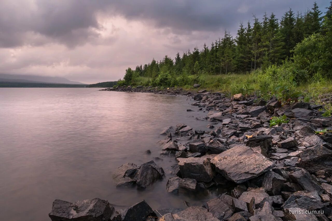 Моря южного урала. Иремель южный урал. Поперечная гора южный урал зигальга. Иремель гора. Зюраткуль национальный парк.
