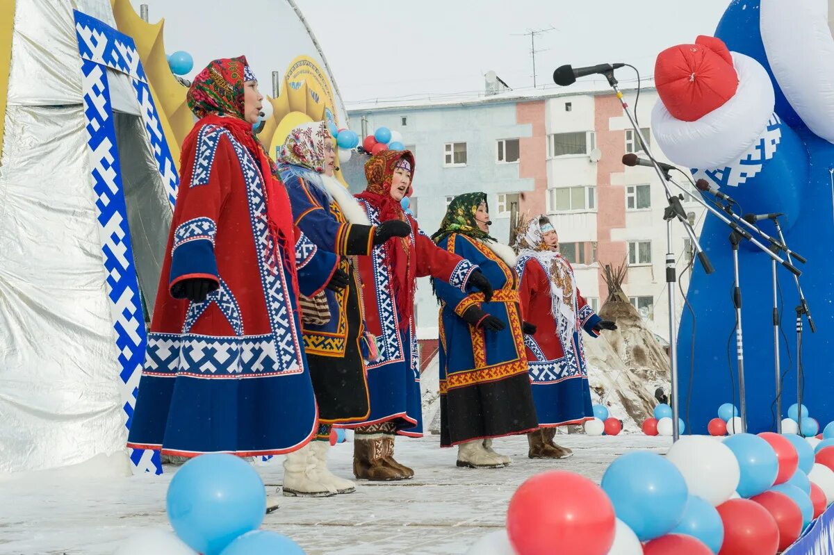 День севера новый уренгой. Праздник народов севера в Надыме. Халясавэй ЯНАО. День оленевода новый Уренгой. День народов севера новый Уренгой.