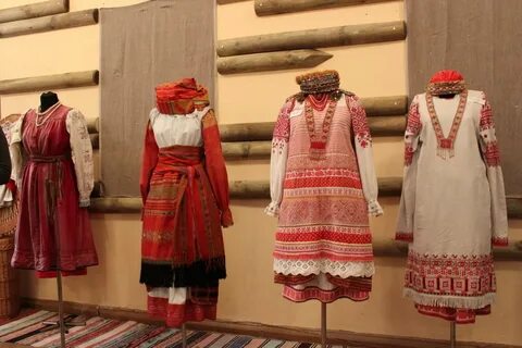 В народном костюме брянского народа были распространены