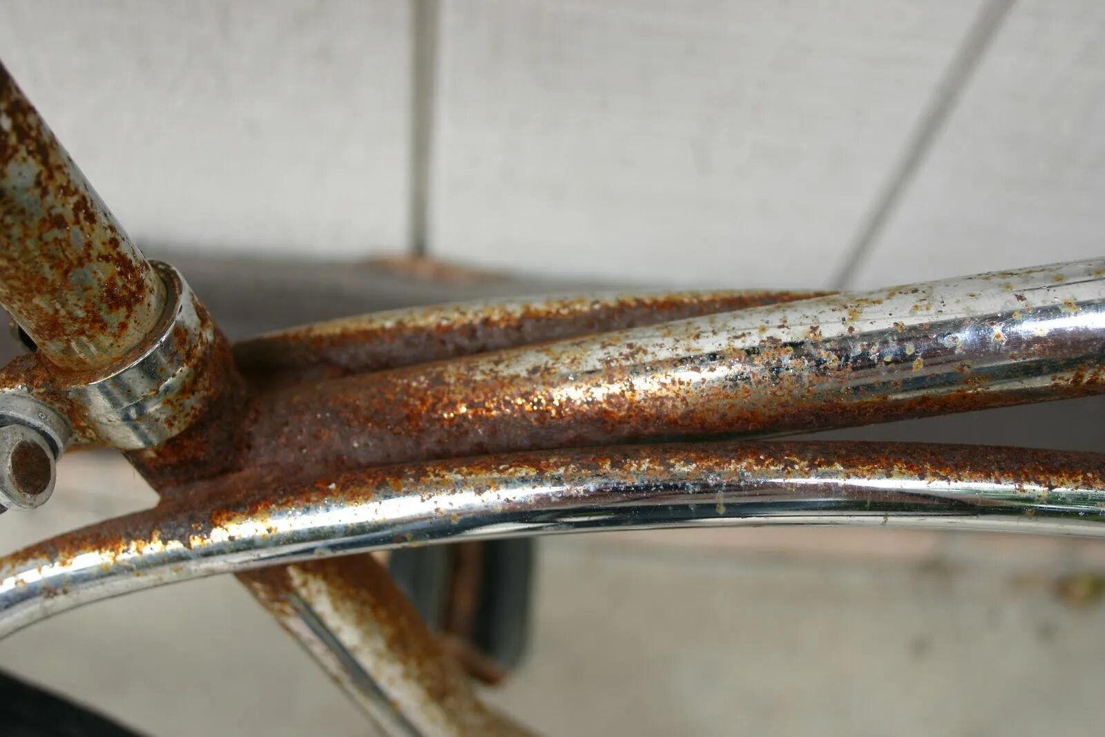 Снять хром с пластика. Жидкость для снятия хрома с пластика. Удаление хрома с дисков своими руками. Удалитель хрома с металла. Очищение ржавчины.