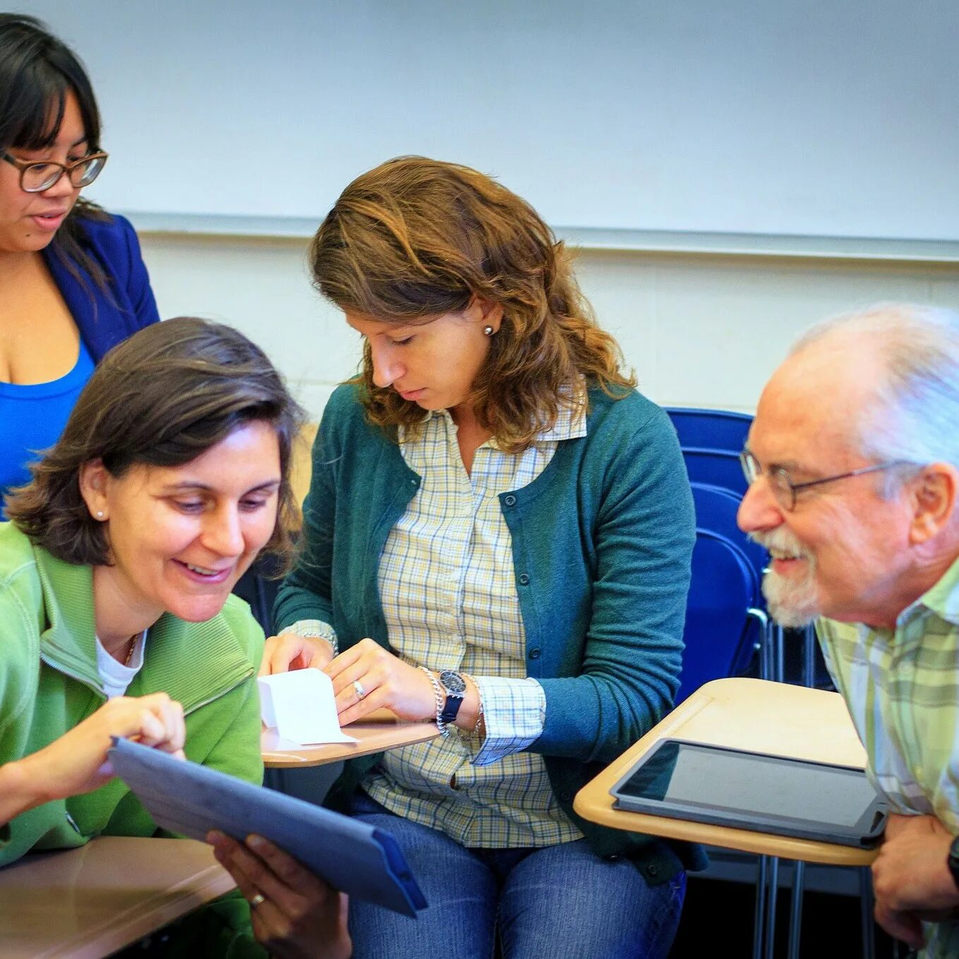 Психолог занятия с пожилыми. Гбу тцсо вешняки. Психологический тренинг для пожилых. Гбу тцсо вешняки. Психологический тренинг для пожилых.