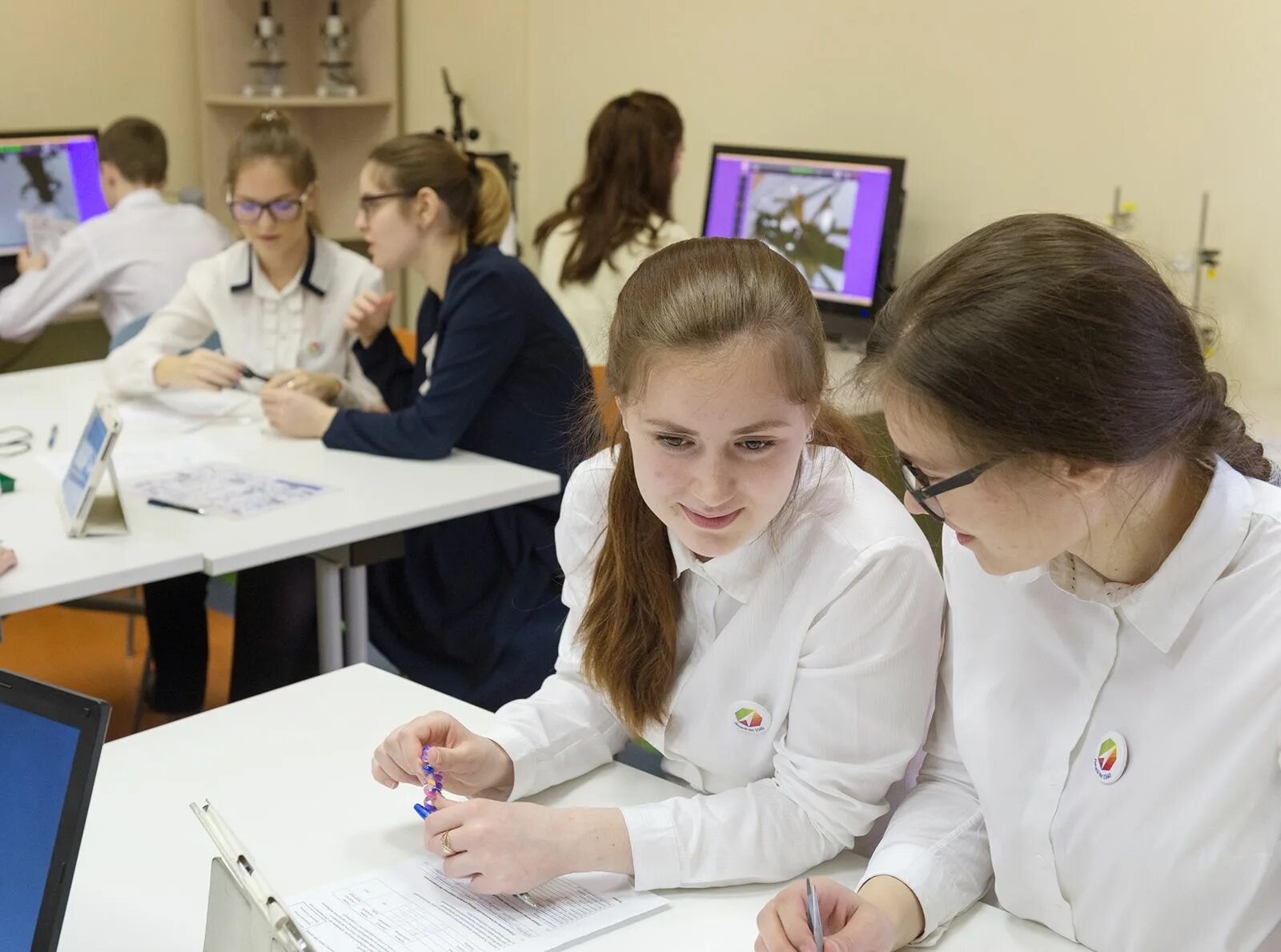 Класс столичный. Жк бизнес класс омск. Жк бизнес класса в киеве. Класс столичный. Школьник путешественник.