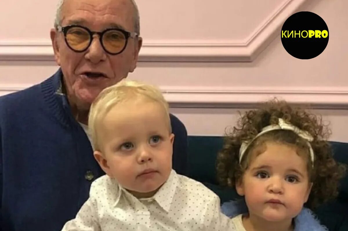 Виторган эммануил дети. Дочки эммануила виторгана. Эммануил виторган и ирина млодик дети. Этель и клара виторган. Виторган эммануил дети.